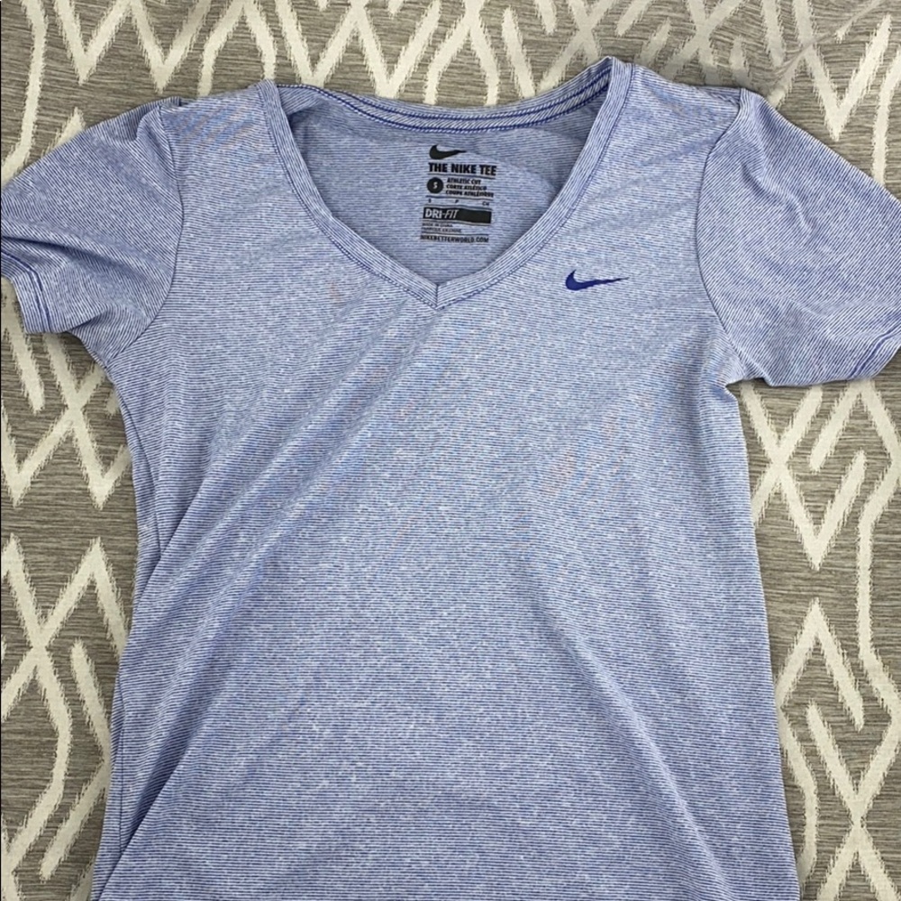 Nike Tee Dry fit Women Size: small
